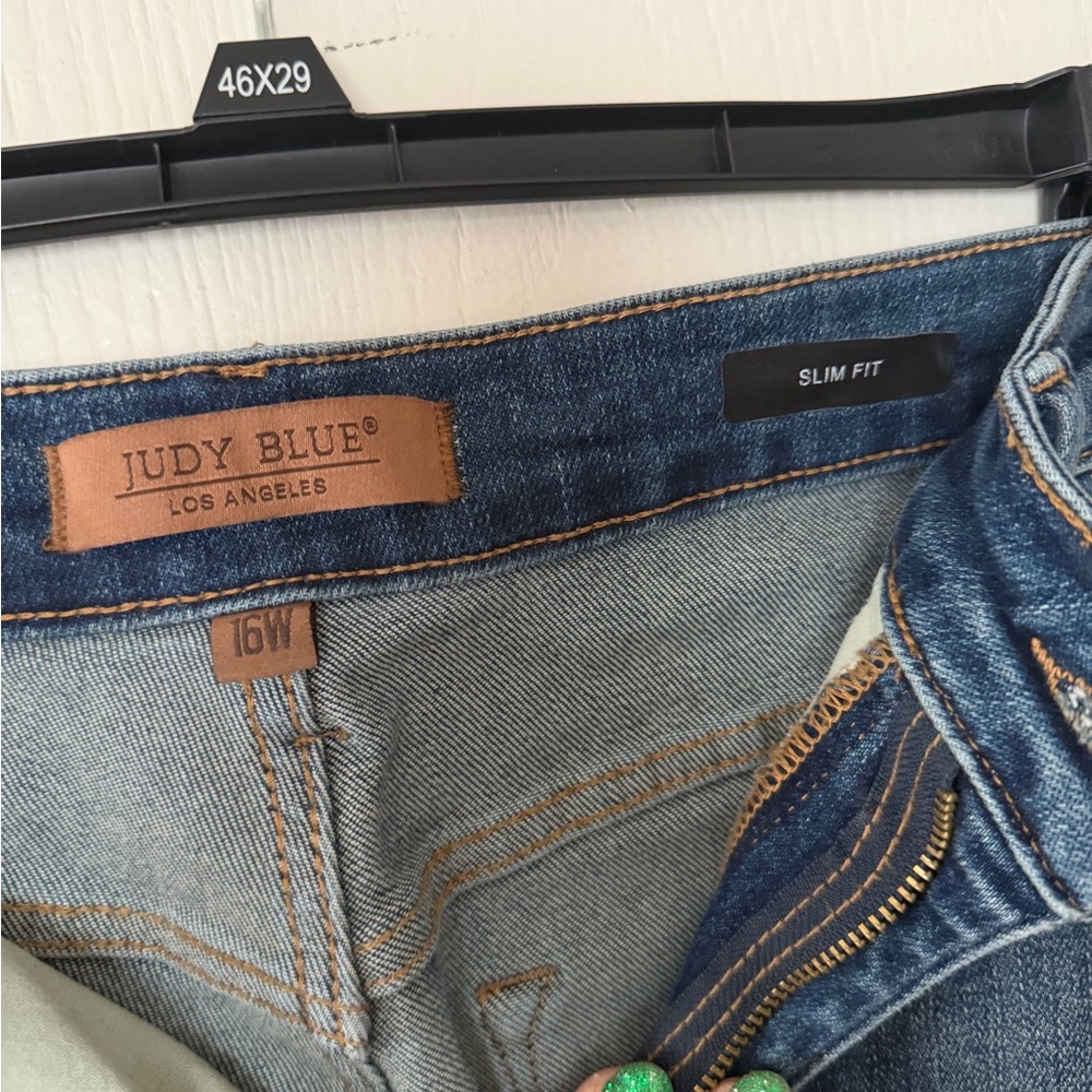 Judy Blue Women’s Skinny Jeans in Medium Blue Denim